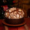 Panettone pere e cioccolato fondente con glassa al cacao e nocciole